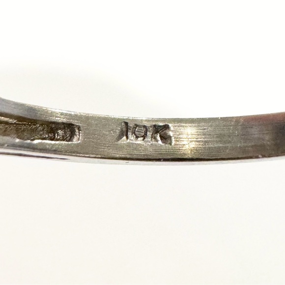 10K London Blue Topaz large 12x8mm Radiant rectangular cut white gold ring - Picture 10 of 10